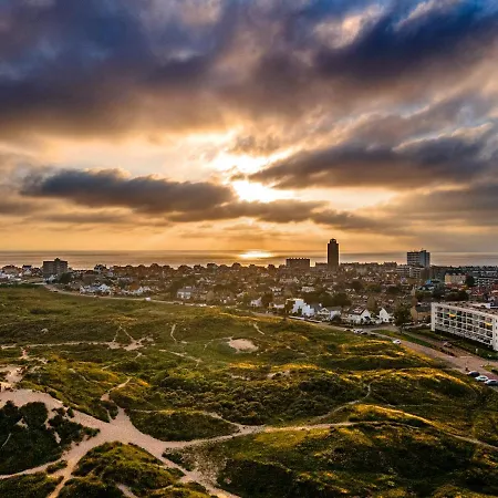 The Boulevard And Apartment Zandvoort