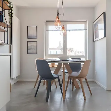 The Boulevard And Apartment *
