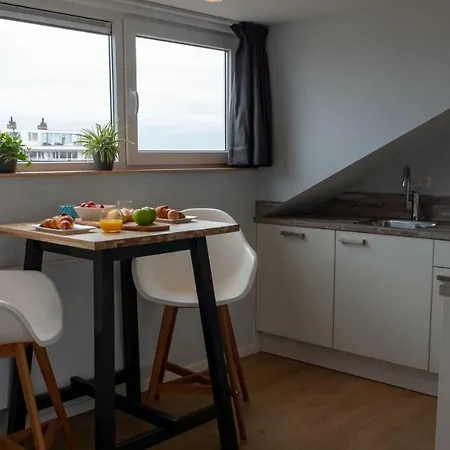 The Boulevard Apartment 1, Balcony And Free Parking *